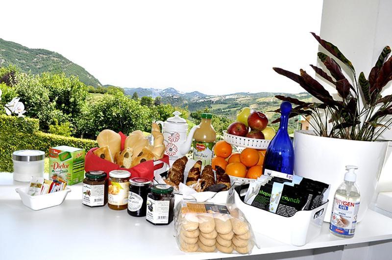 กัน อีเดน บีแอนด์บี Bed & Breakfast San Benedetto Del Querceto ภายนอก รูปภาพ