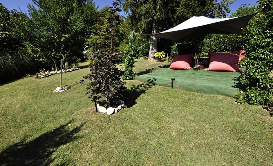กัน อีเดน บีแอนด์บี Bed & Breakfast San Benedetto Del Querceto ภายนอก รูปภาพ